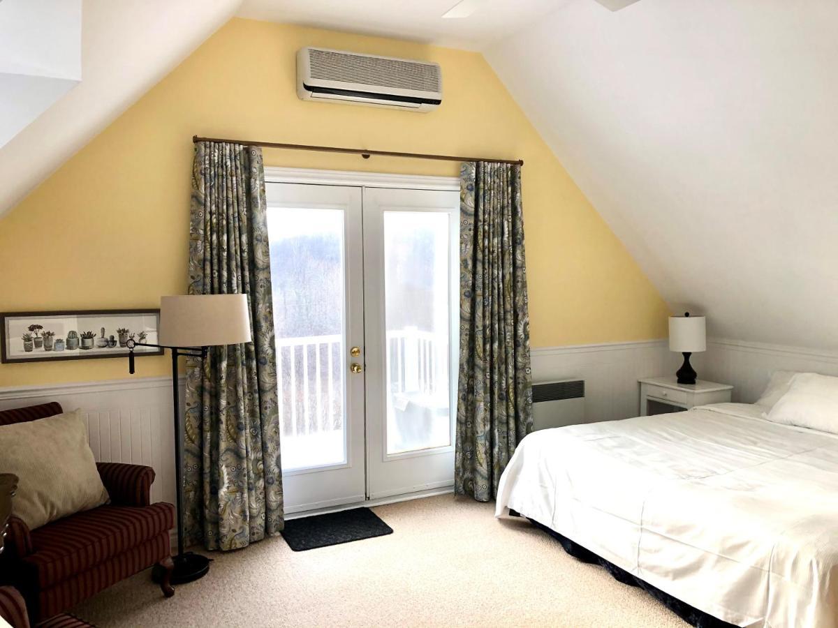 Auberge Le Tricorne North Hatley Eksteriør bilde