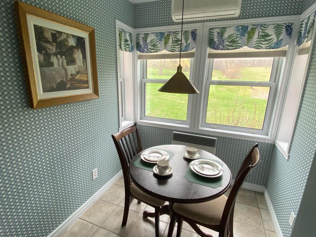 Auberge Le Tricorne North Hatley Eksteriør bilde