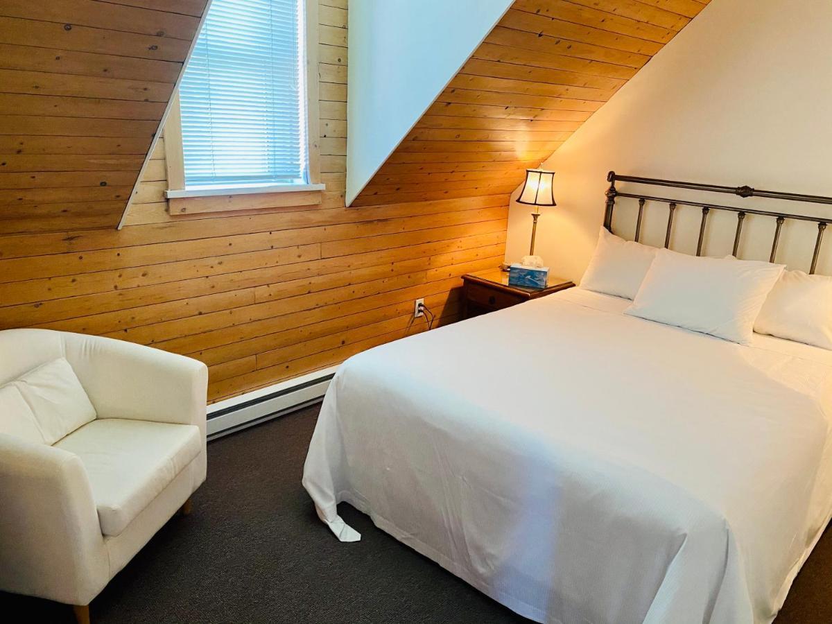 Auberge Le Tricorne North Hatley Eksteriør bilde